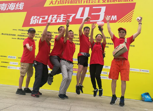 興奮、激動、自豪的銀正人